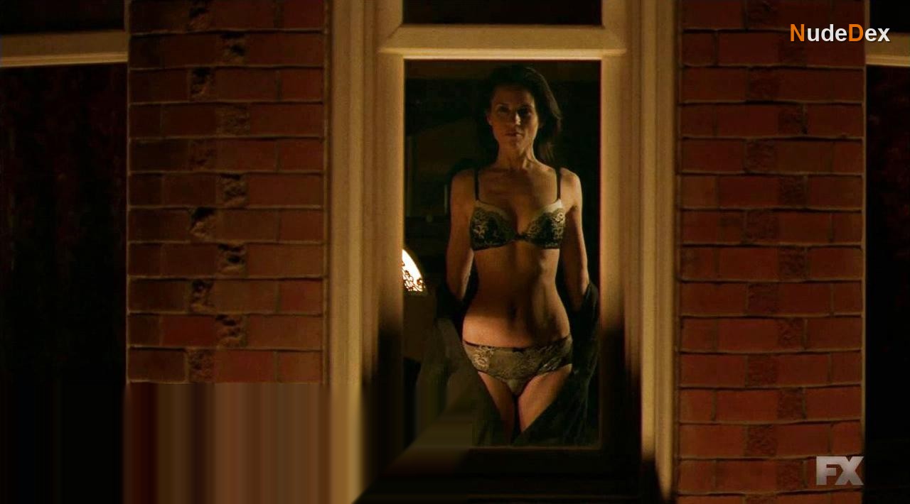 Leah Cairns in Fargo, photo 3