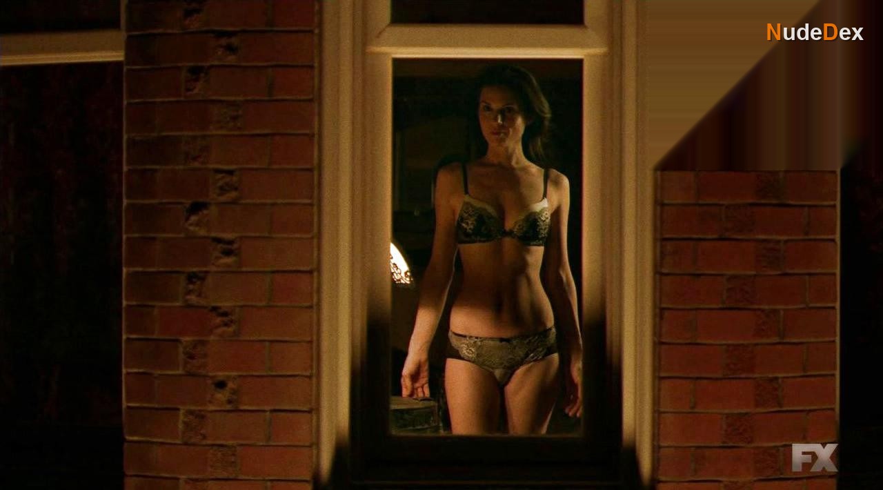 Leah Cairns in Fargo, photo 4