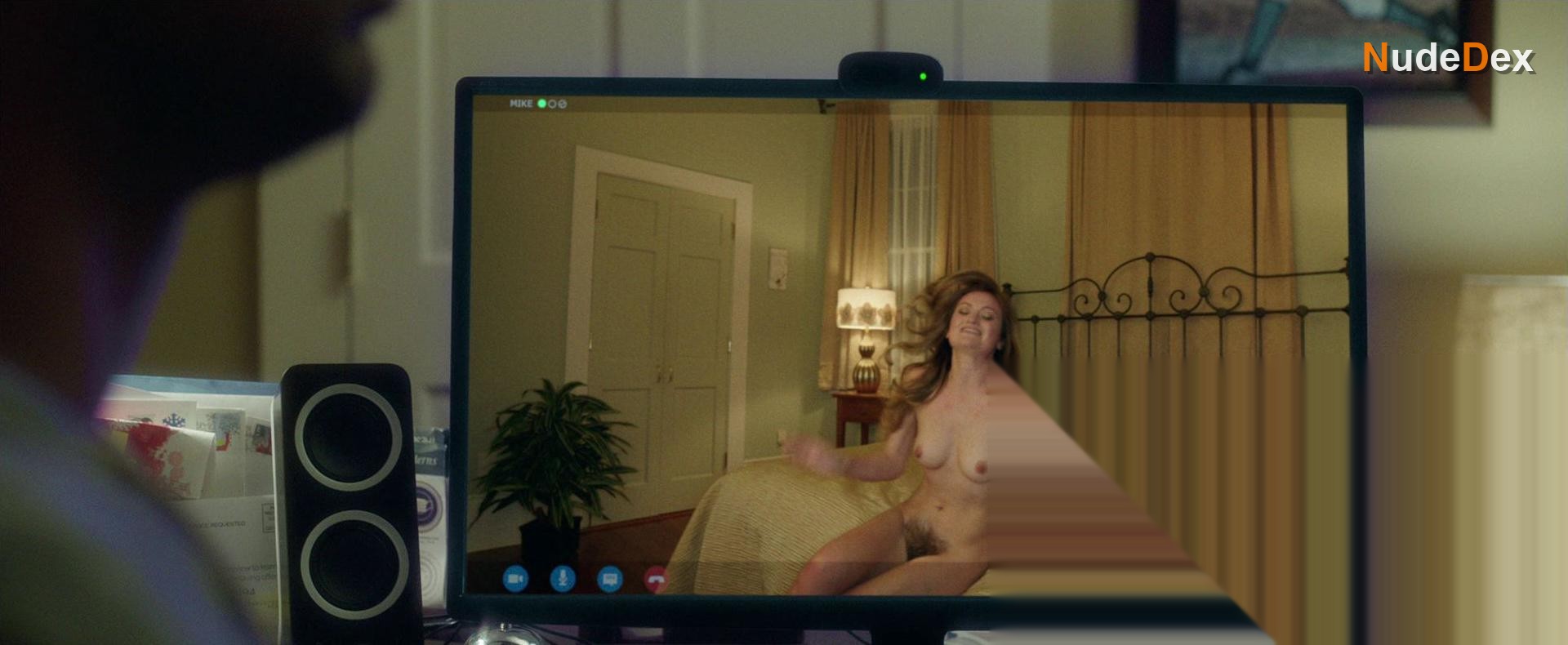 Leah Mckendrick in Bad Moms, photo 1