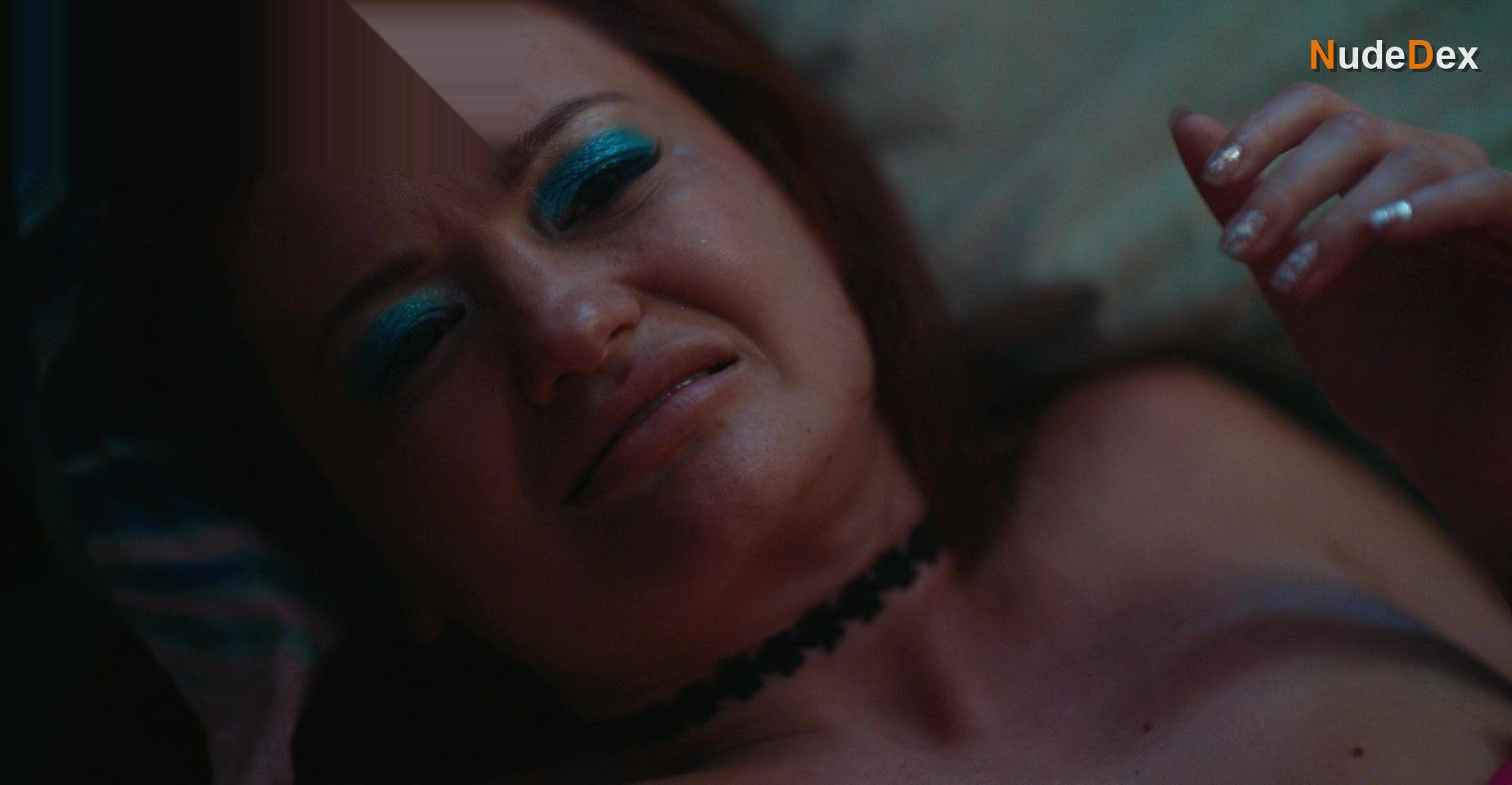 Leah Mckendrick in Scrambled, photo 9
