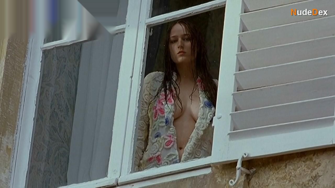 Leelee Sobieski in In A Dark Place, photo 5