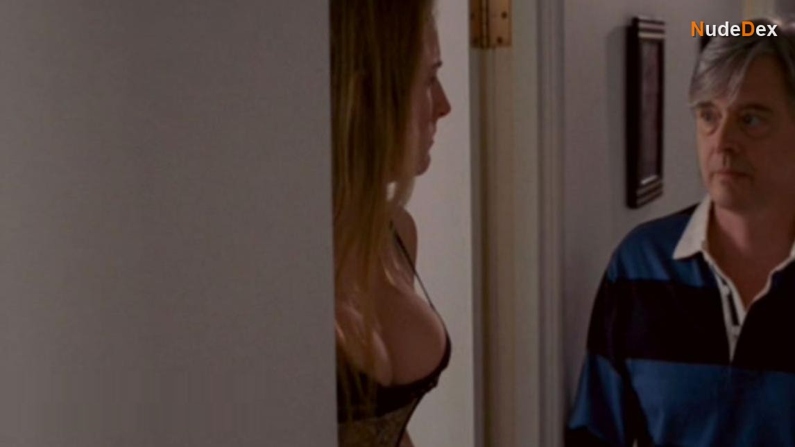 Leelee Sobieski in Walk All Over Me, photo 6
