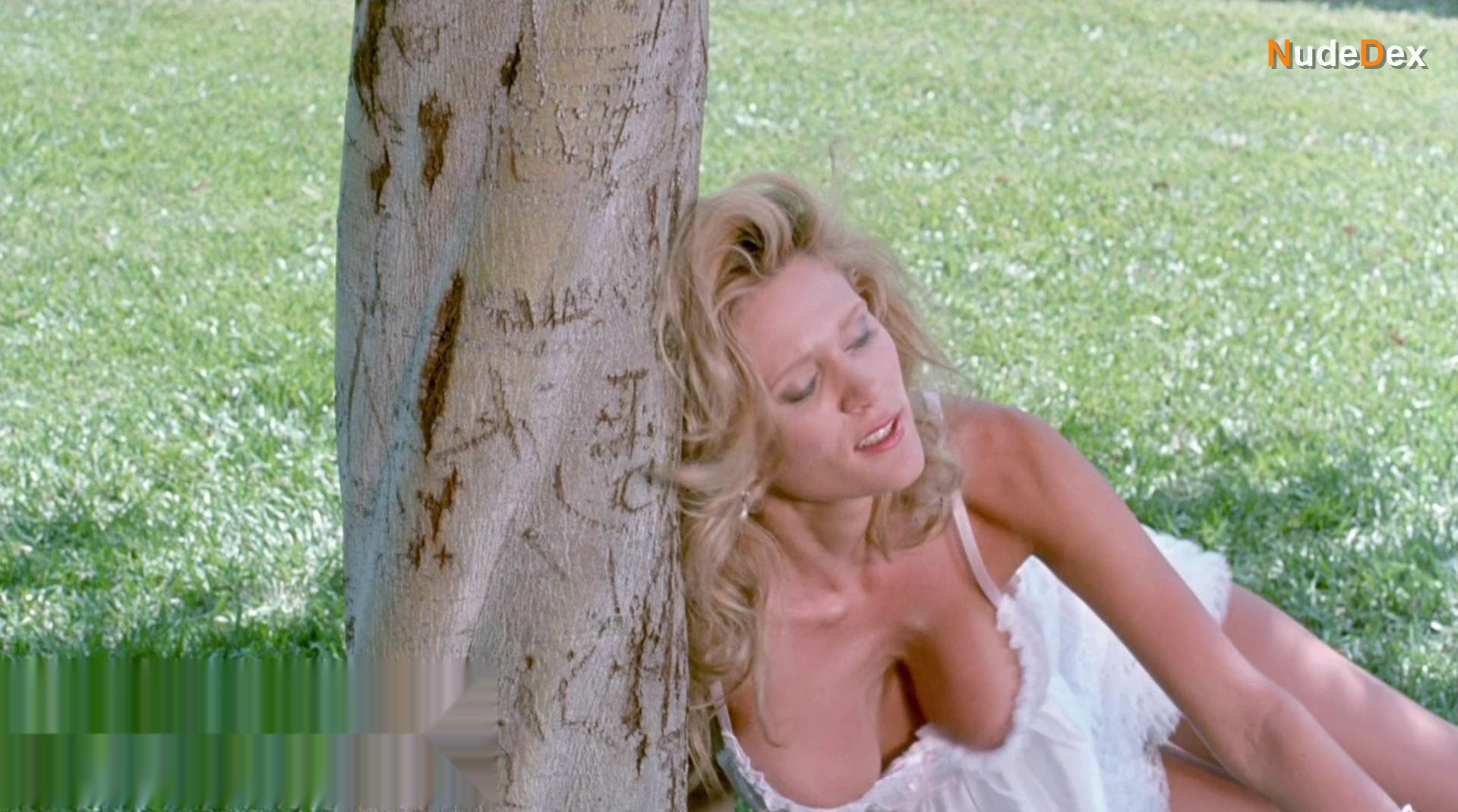 Leesa Rowland in Class Of Nuke Em High Part Ii Subhumanoid Meltdown, photo 5
