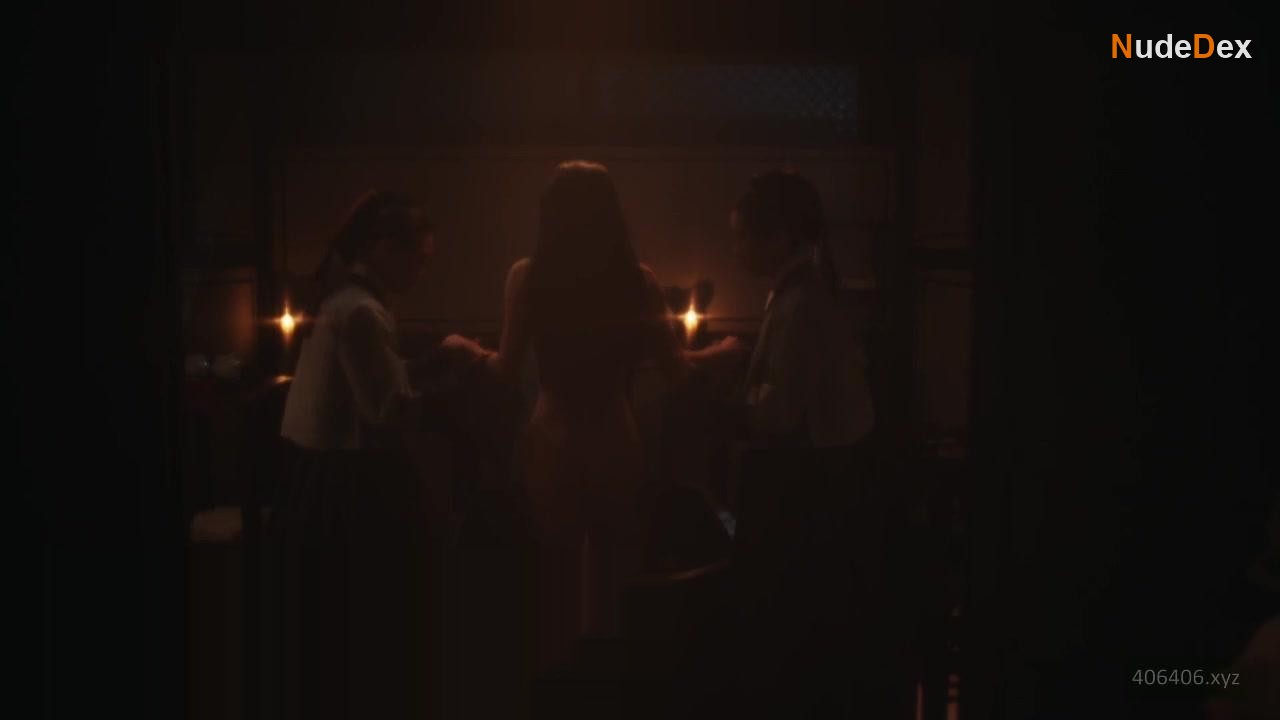 Lee Yi Dam in The Queen Who Crowns, photo 3