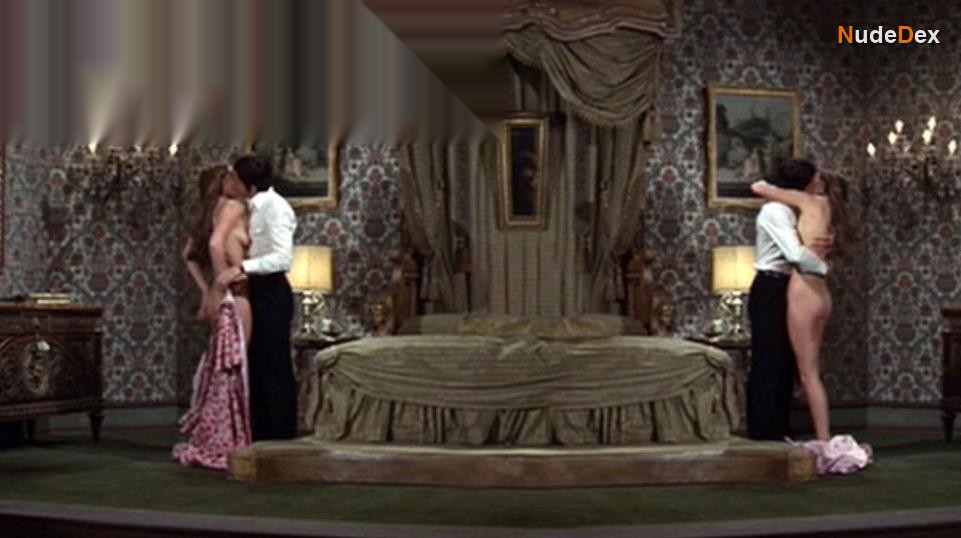 Leigh Taylor-young in The Adventurers, photo 2