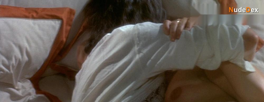 Leigh Taylor-young in The Buttercup Chain, photo 1