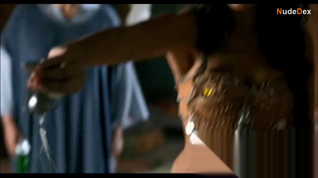 Leila Bekhti in Ali Baba Et Les 40 Voleurs, photo 2