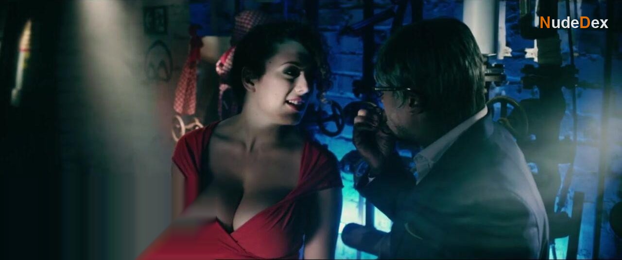 Leila Lowfire in Time Is Up, photo 4