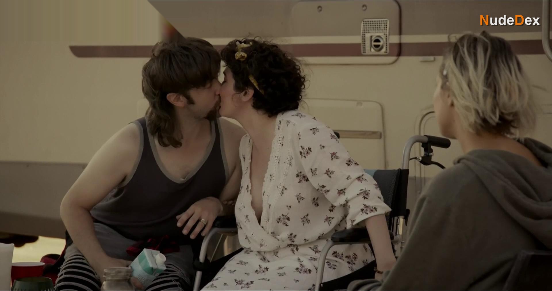Lena Gora in Roving Woman, photo 3
