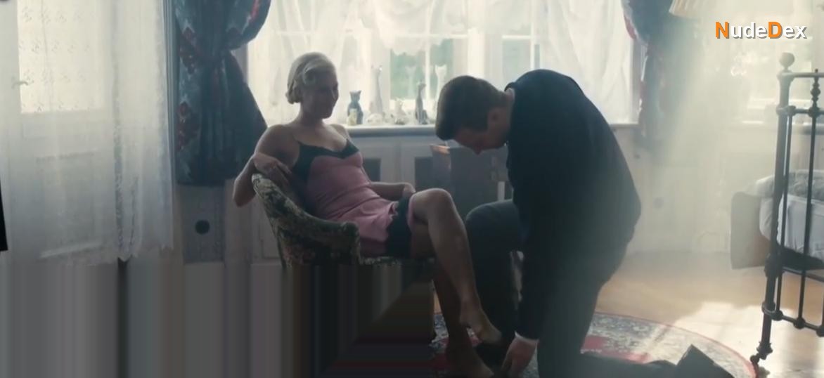 Lena Gora in The King, photo 2