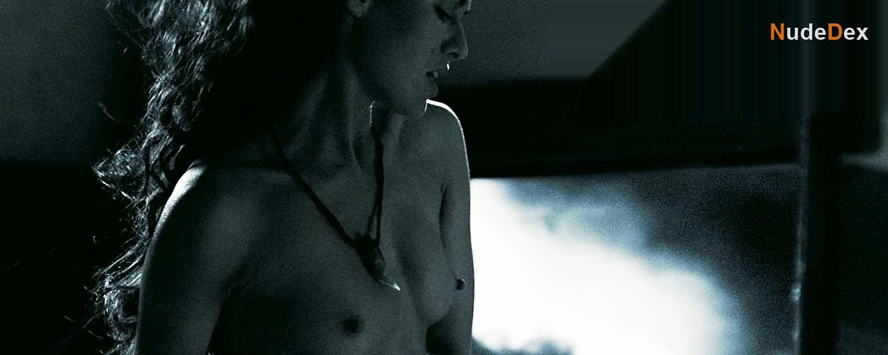 Lena Headey in 300, photo 3