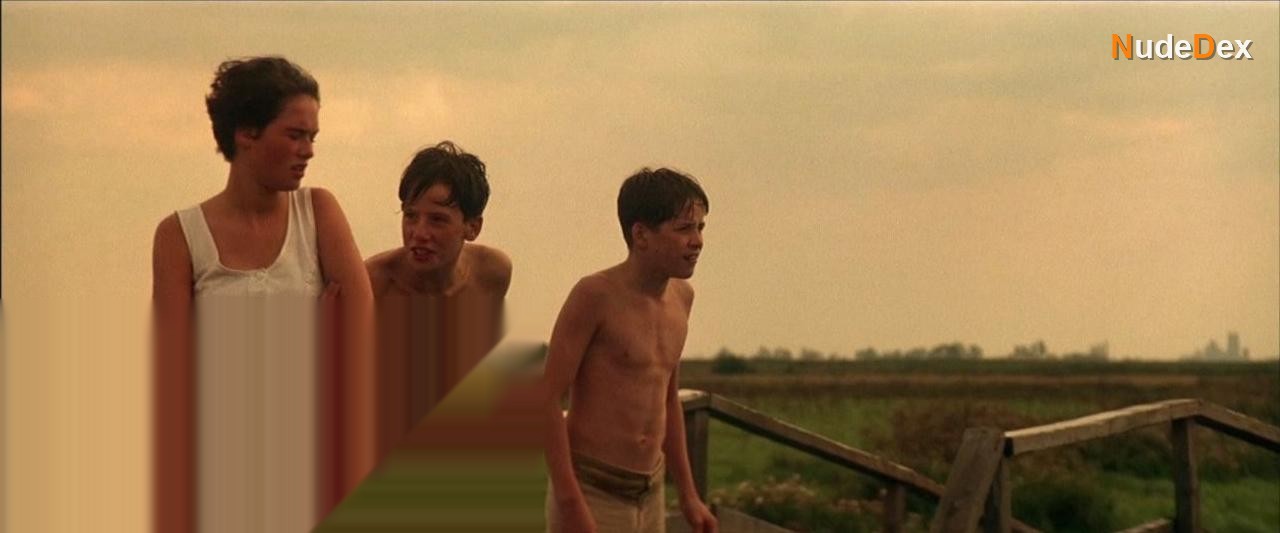 Lena Headey in Waterland, photo 1