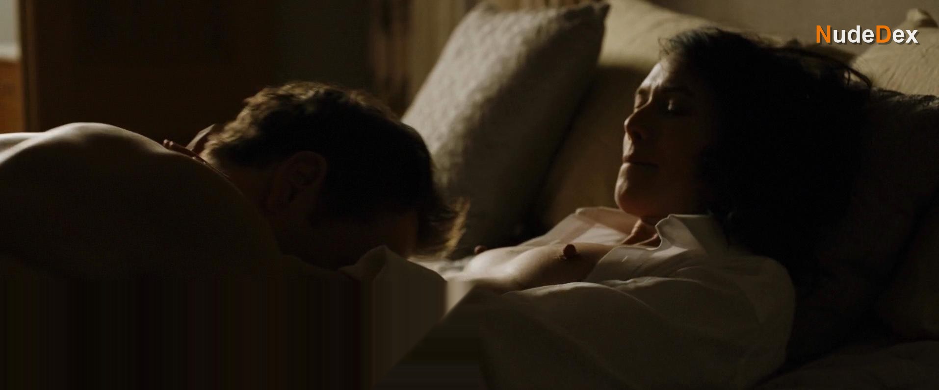 Lena Headey in Zipper, photo 1