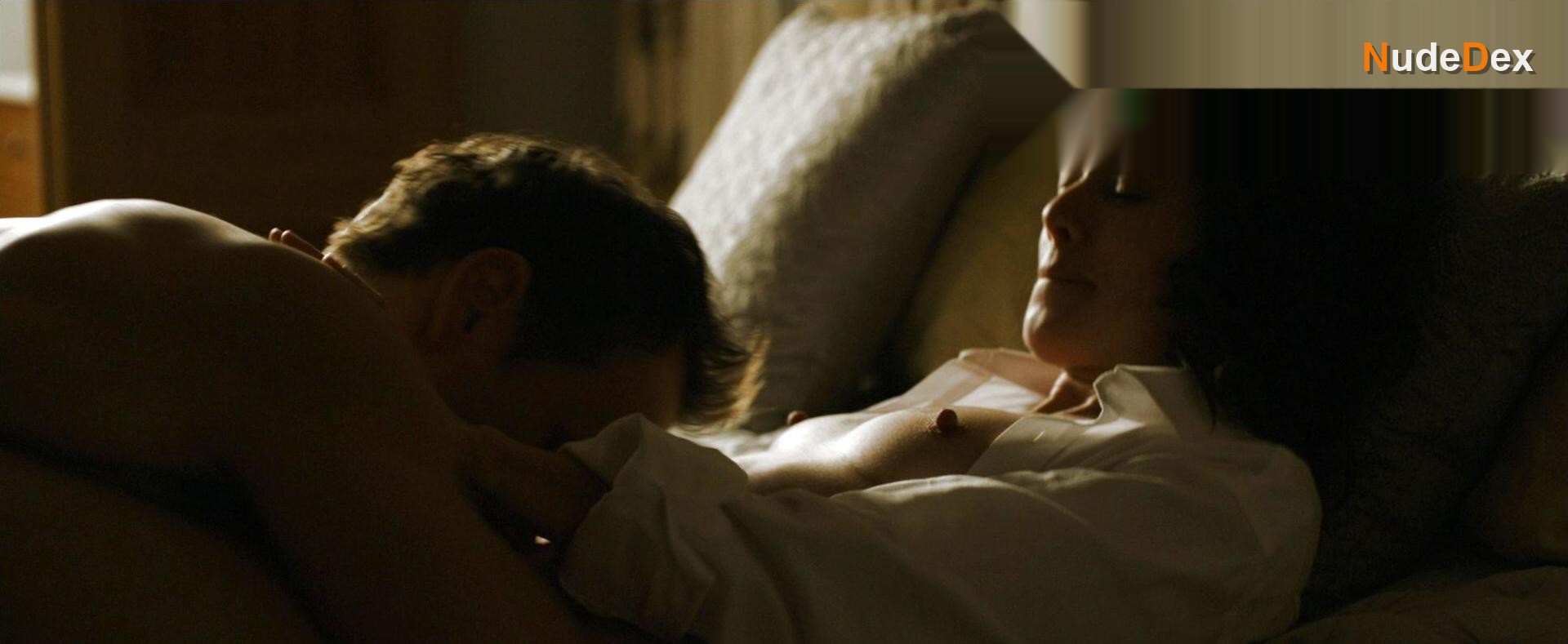 Lena Headey in Zipper, photo 7
