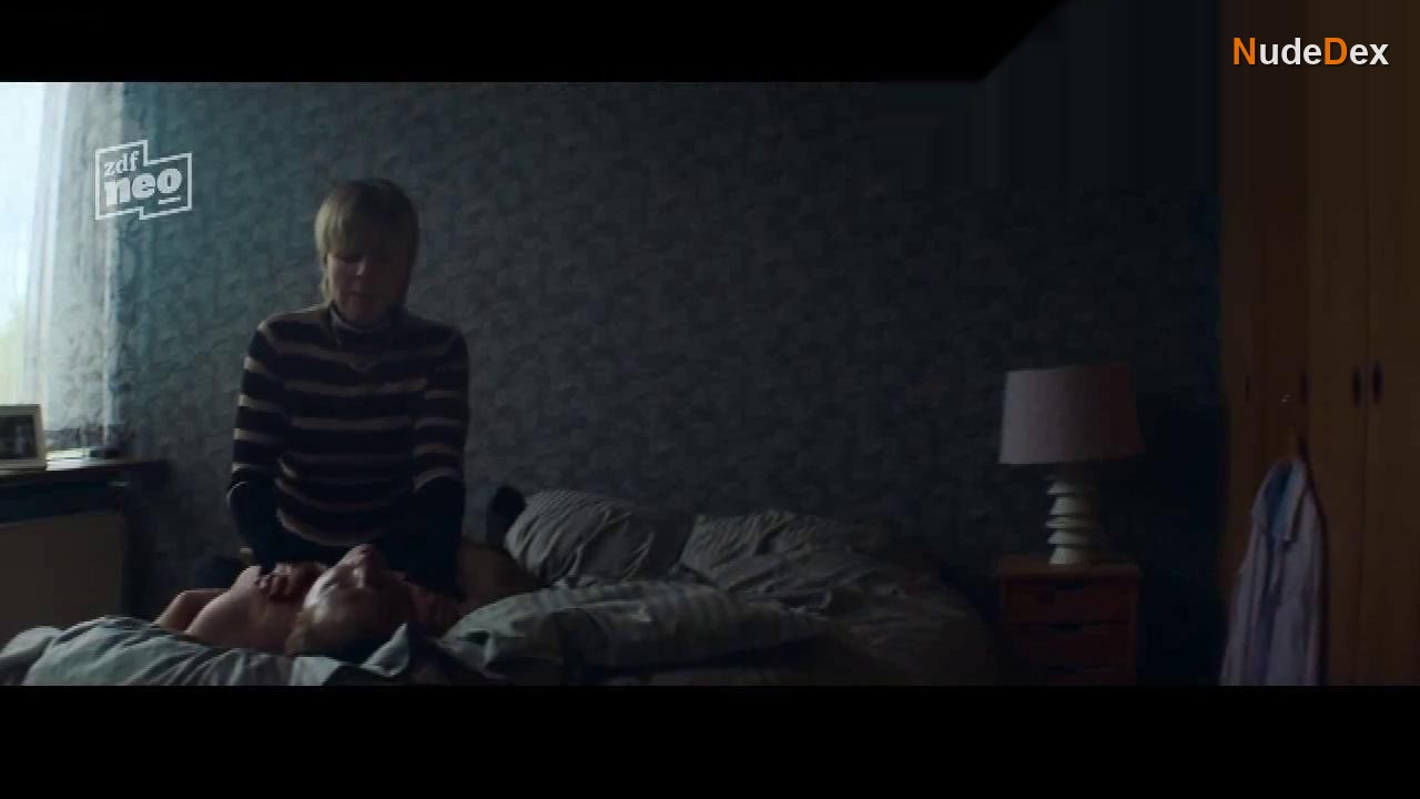 Lene Maria Christensen in Fred Til Lands, photo 2