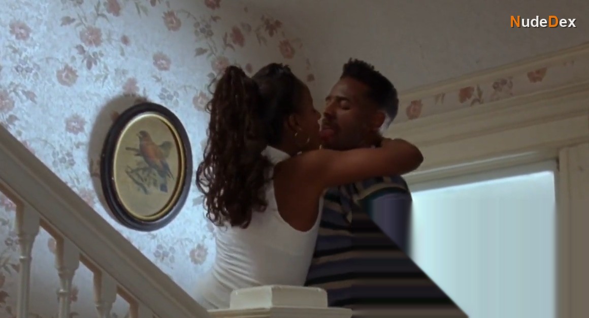 Leonette Scott in Don't Be A Menace To South Central While Drinking Your Juice In The Hood, photo 1