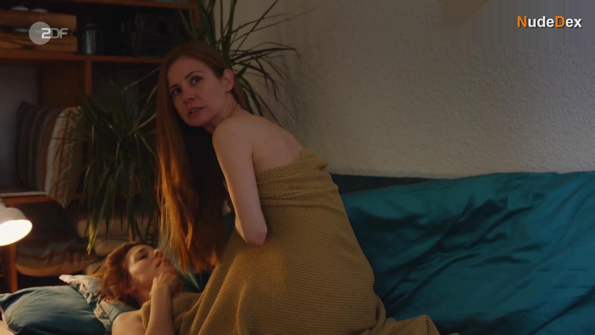 Leonie Parusel in Dr. Nice, photo 12