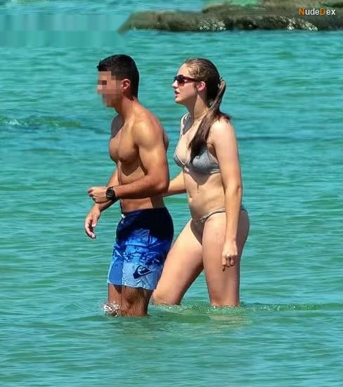 Leonor De Borbon Y Ortiz in The Body Nation, photo 7