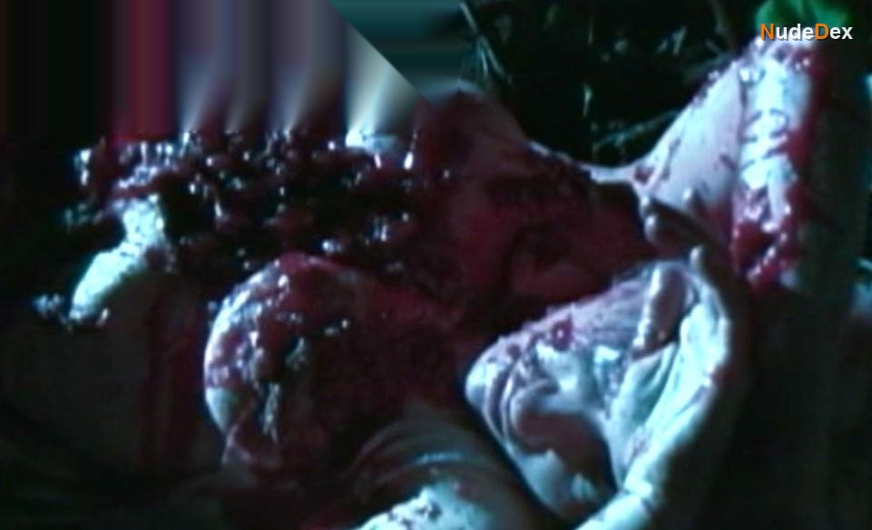 Lesley Vernot in Chainsaw Sally, photo 6
