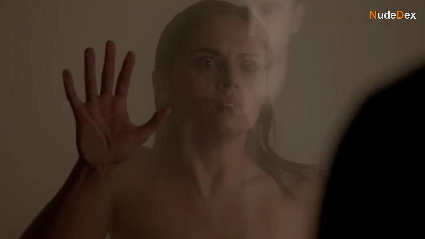 Leslie-ann Huff in The Vampire Diaries, photo 1