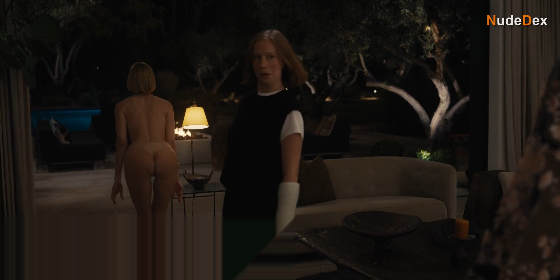 Leslie Bibb in Hacks, photo 4