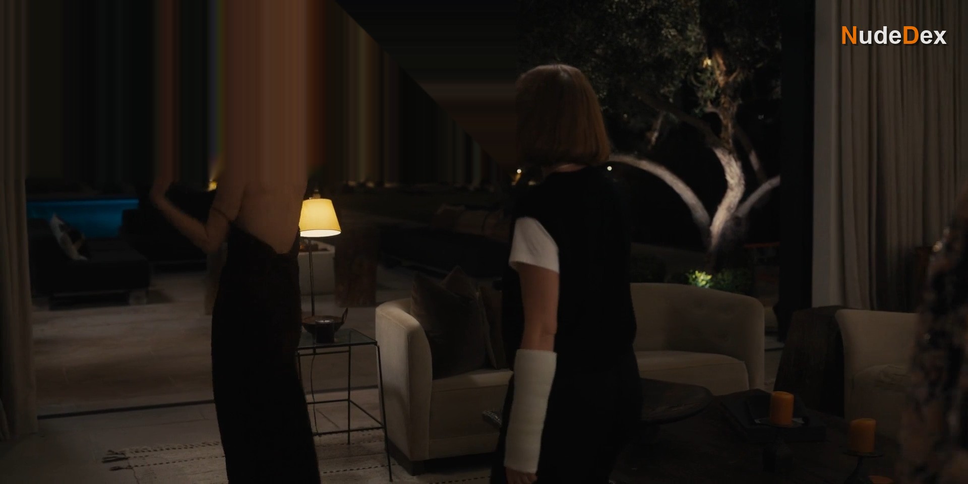 Leslie Bibb in Hacks, photo 6