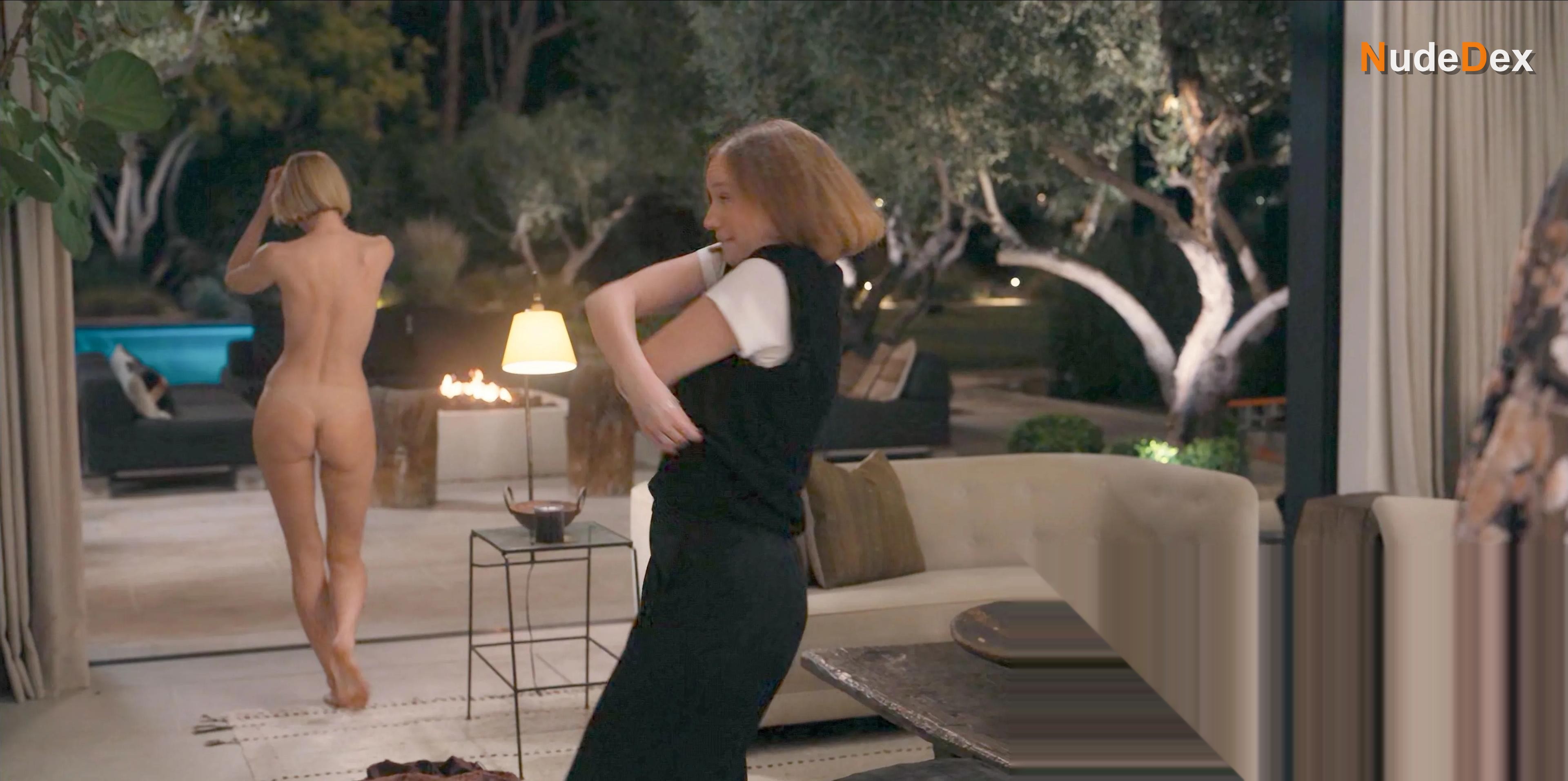 Leslie Bibb in Hacks, photo 9