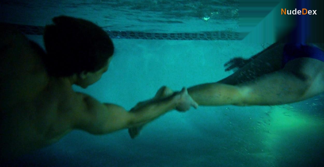 Leven Rambin in Chasing Mavericks, photo 4