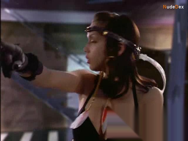 Lexa Doig in No Alibi, photo 2
