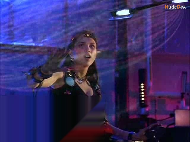 Lexa Doig in No Alibi, photo 11
