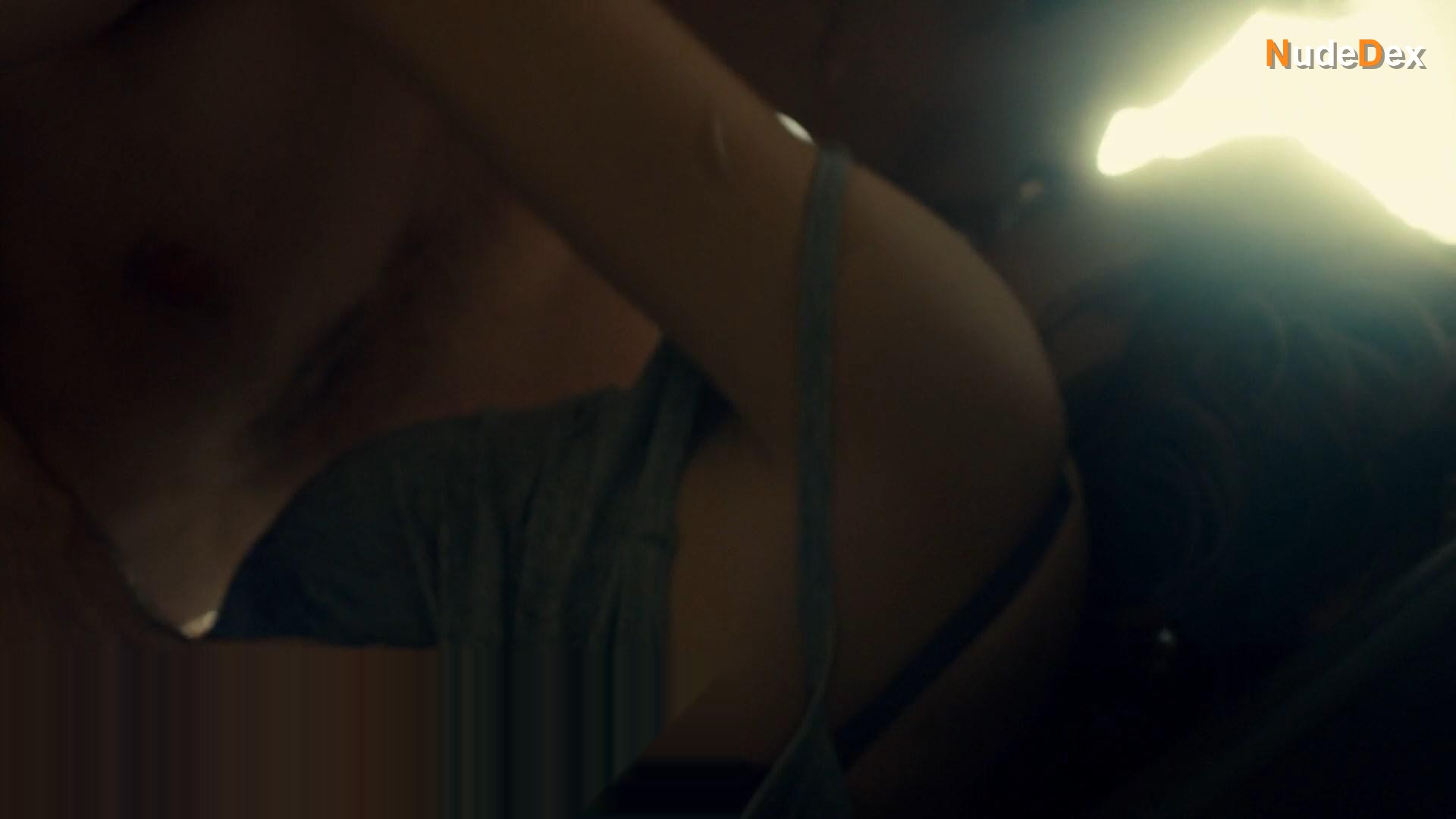 Lexa Doig in Saving Hope, photo 2