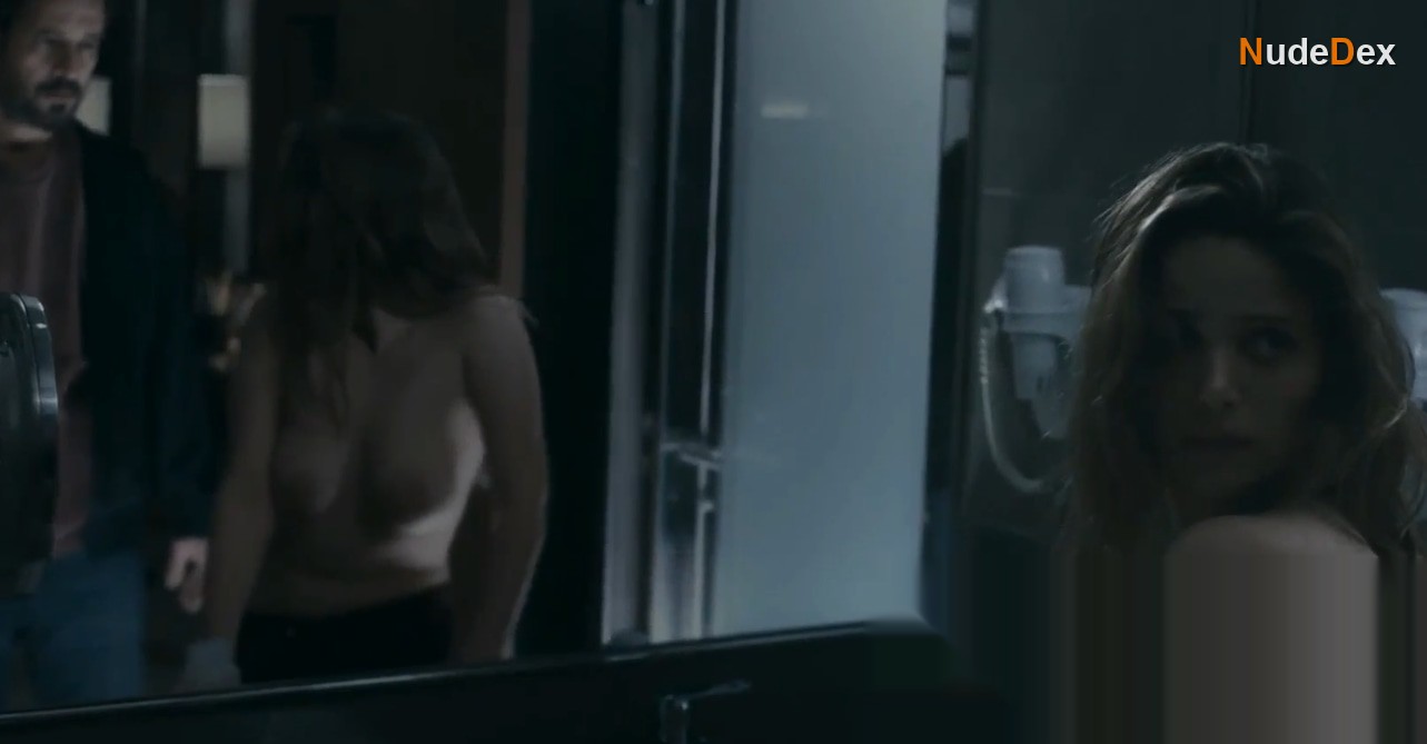 Leyla Tanlar in Erken Kis, photo 3
