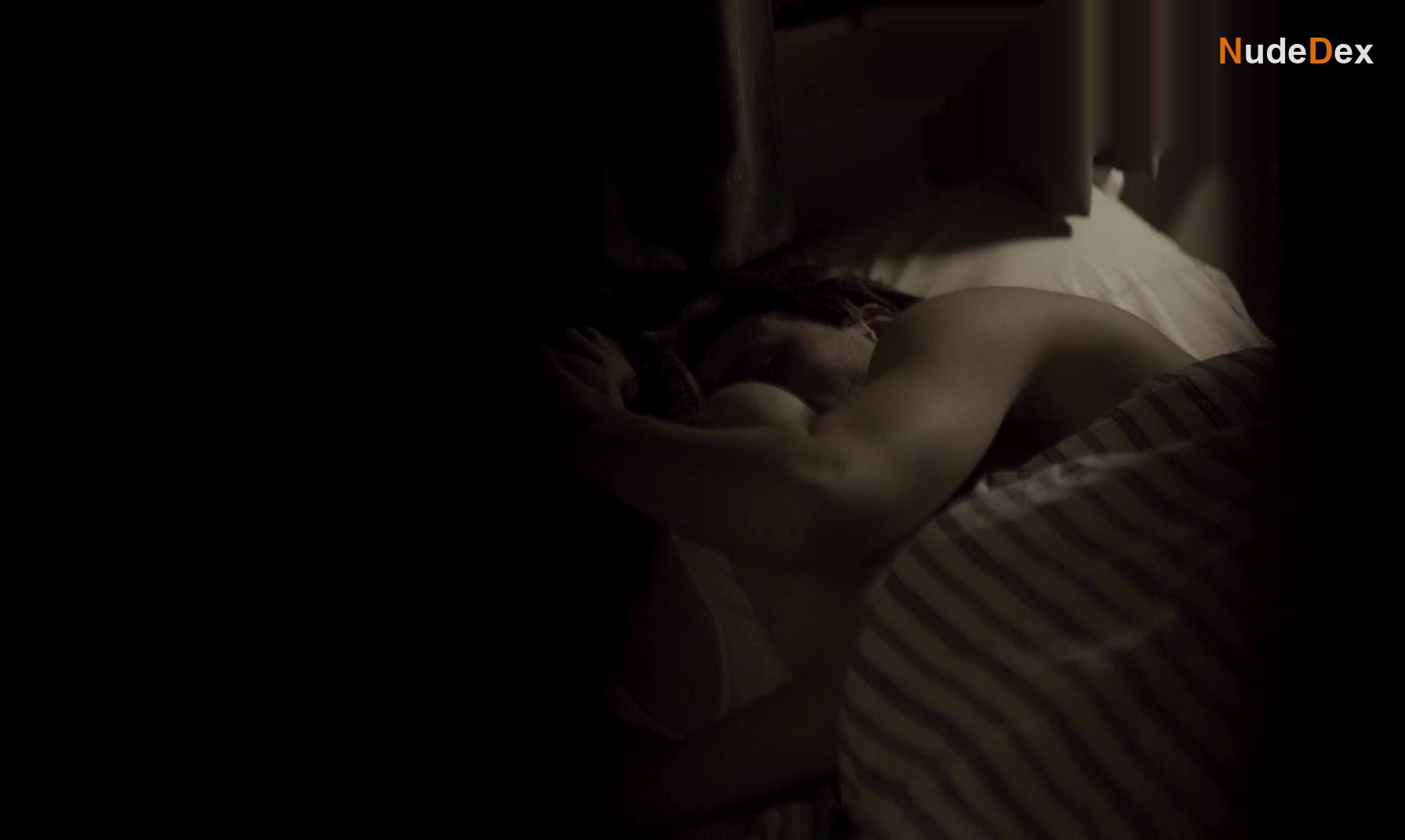 Liane Balaban in Woman In Car, photo 2