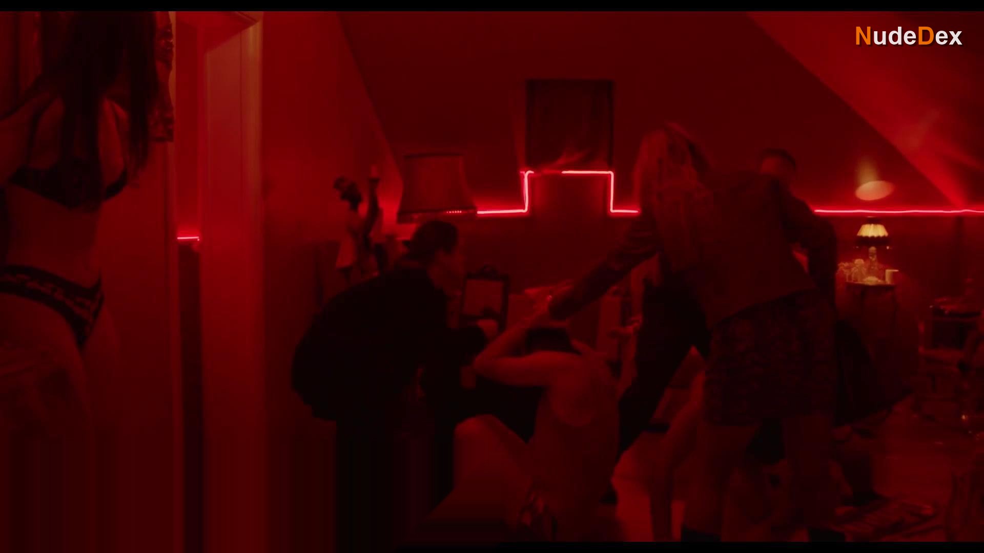 Lidija Kordic in Working Class Goes To Hell, photo 13