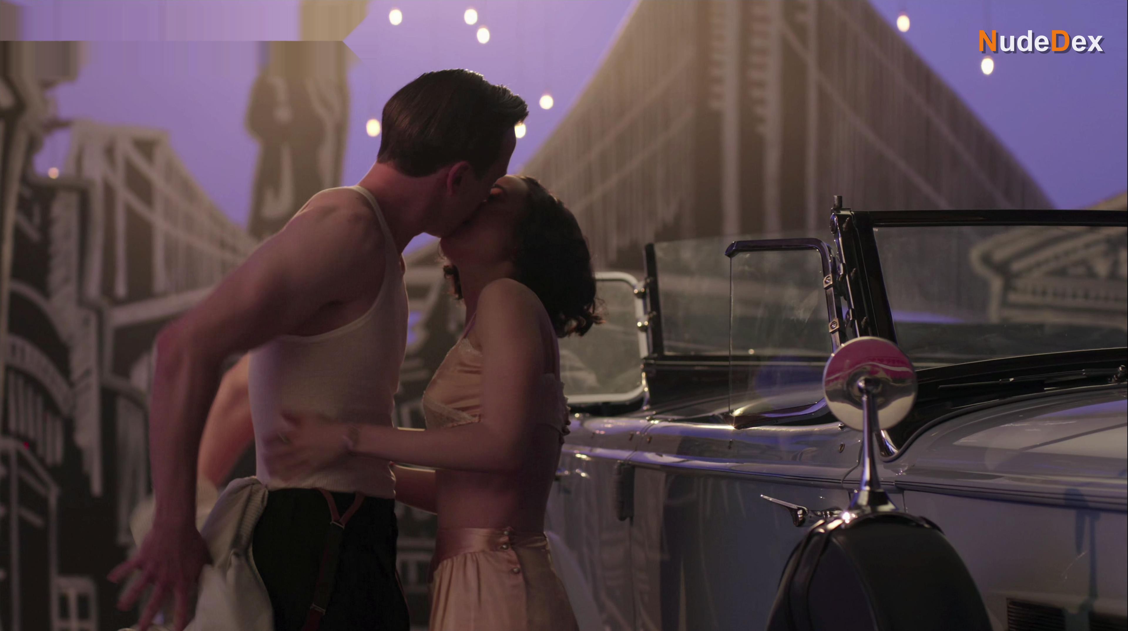 Lily Collins in The Last Tycoon, photo 5