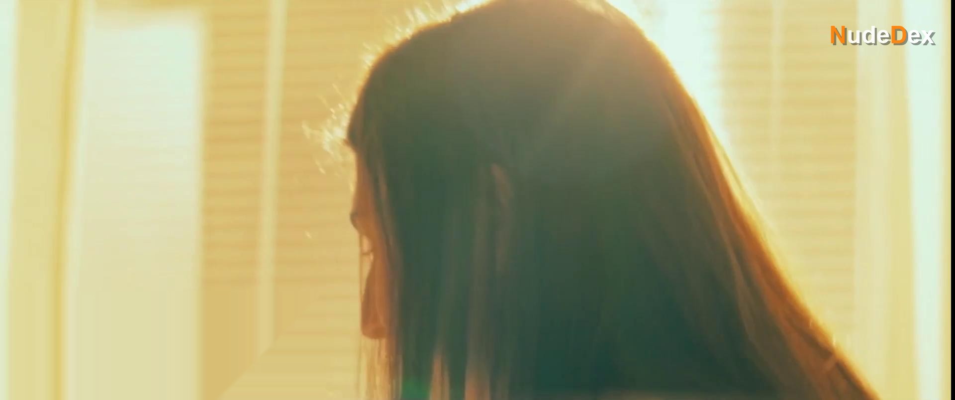 Lily Riley in The Edge, photo 16