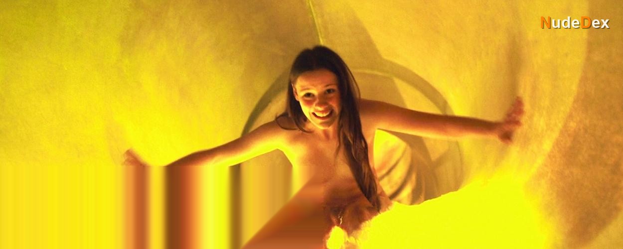 Lily Sullivan in Mental, photo 2