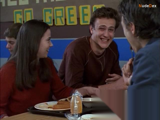 Linda Cardellini in Dead Man On Campus, photo 7