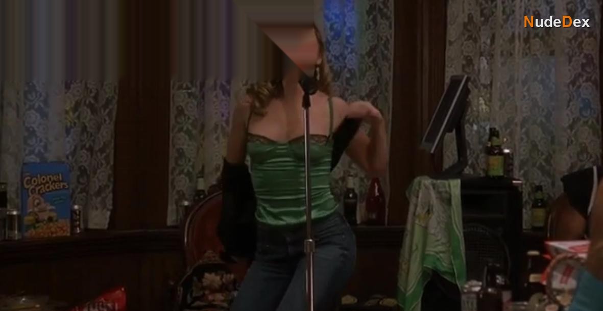 Linda Cardellini in Grandma S Boy, photo 4