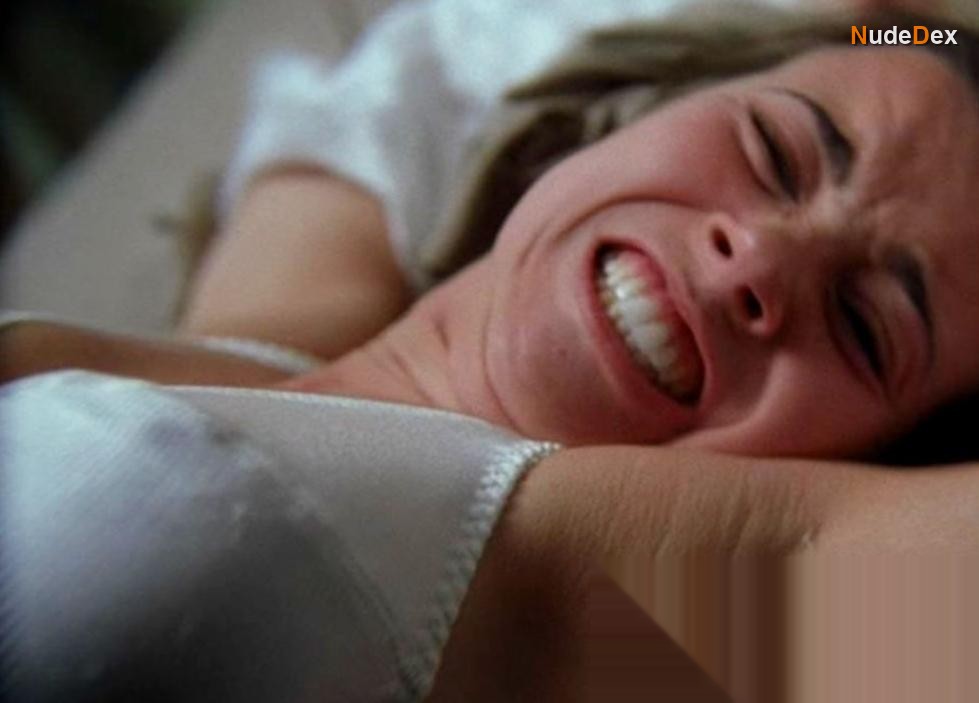 Linda Cardellini in Strangeland, photo 9