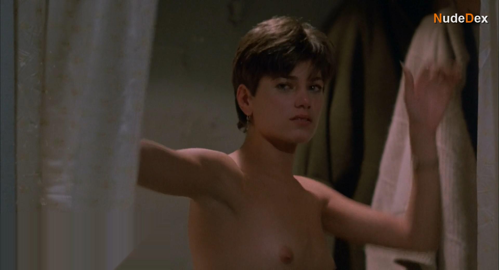 Linda Fiorentino in Gotcha, photo 7