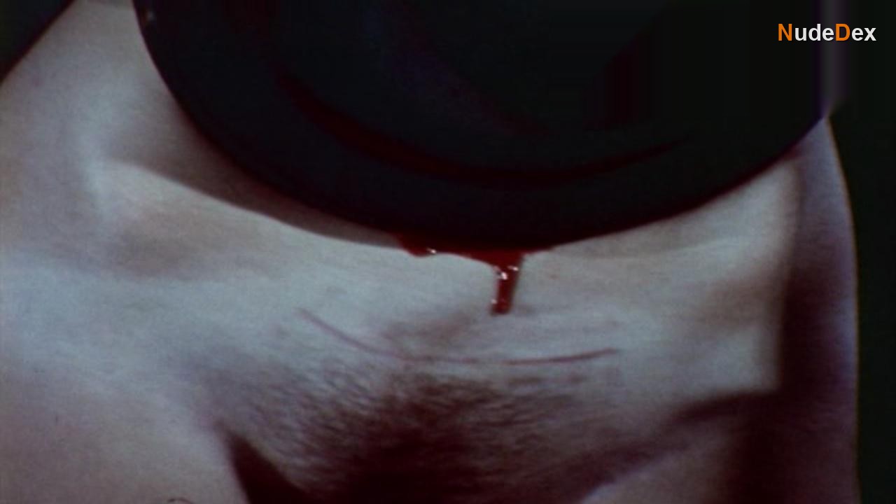 Linda Marie in Terror At Orgy Castle, photo 9
