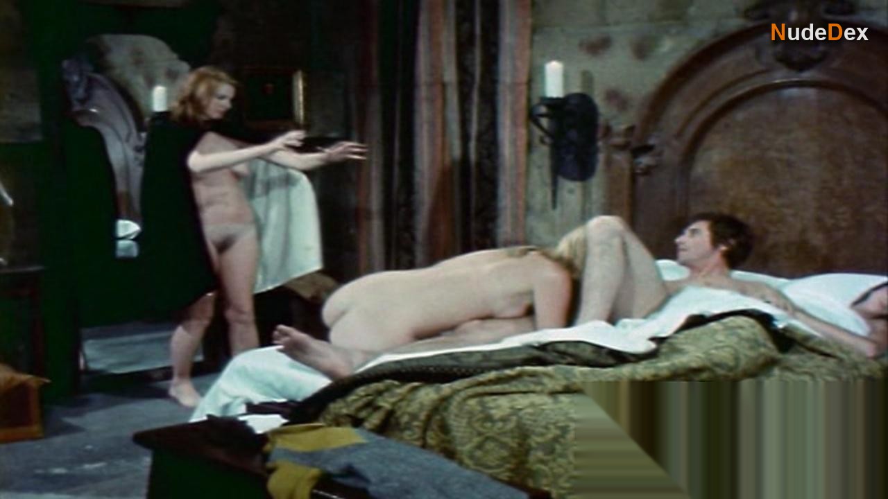 Linda Marie in Terror At Orgy Castle, photo 18