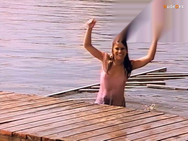 Linda Singer in Junior, photo 2