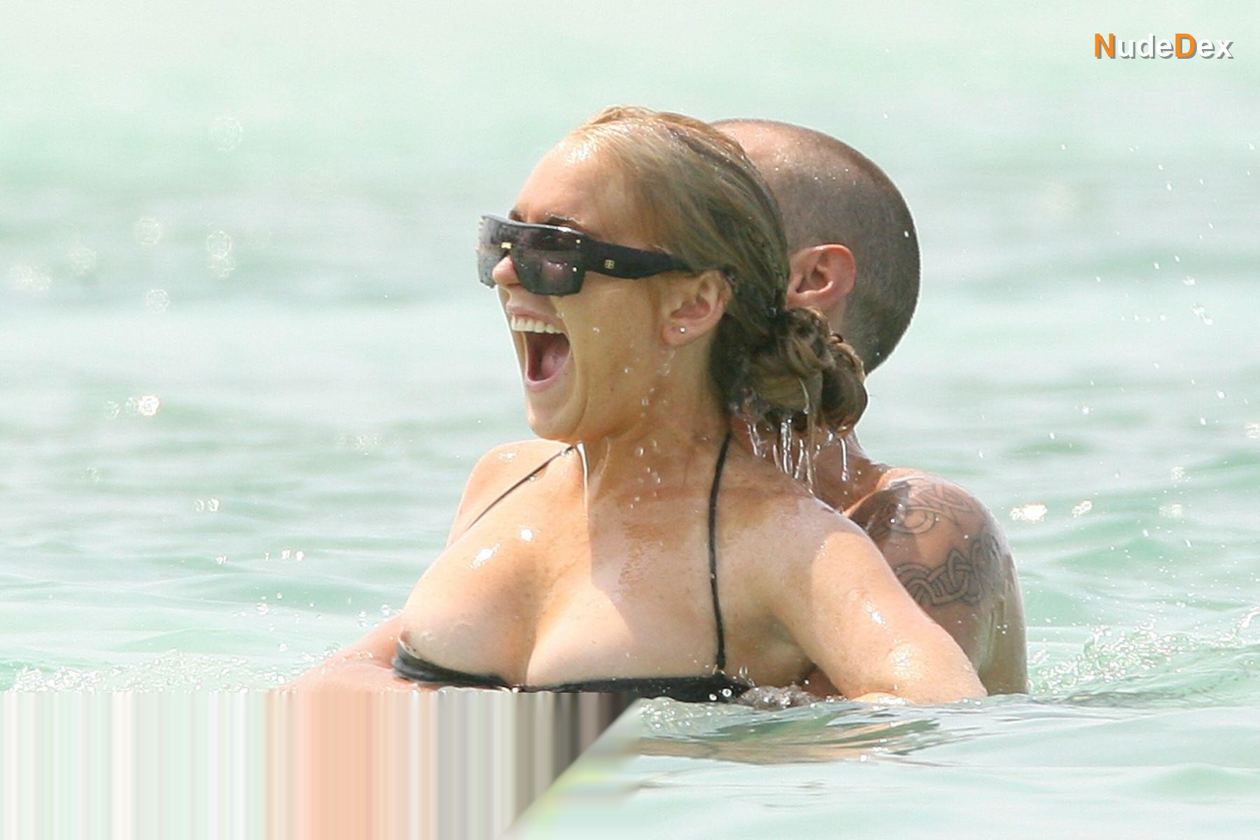 Lindsay Lohan in Beach Babes, photo 15