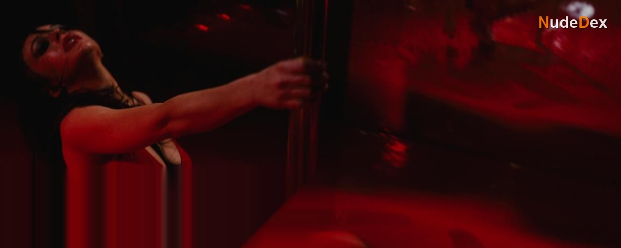Lindsay Lohan in I Know Who Killed Me, photo 4