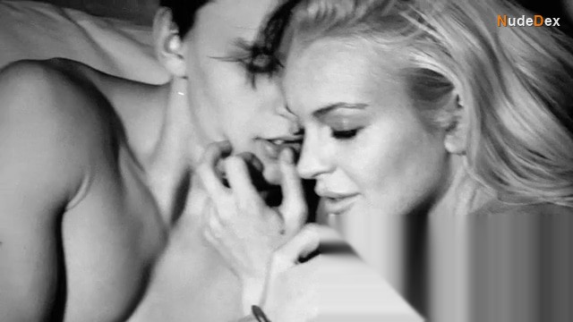 Lindsay Lohan in Lindsay Lohan, photo 7