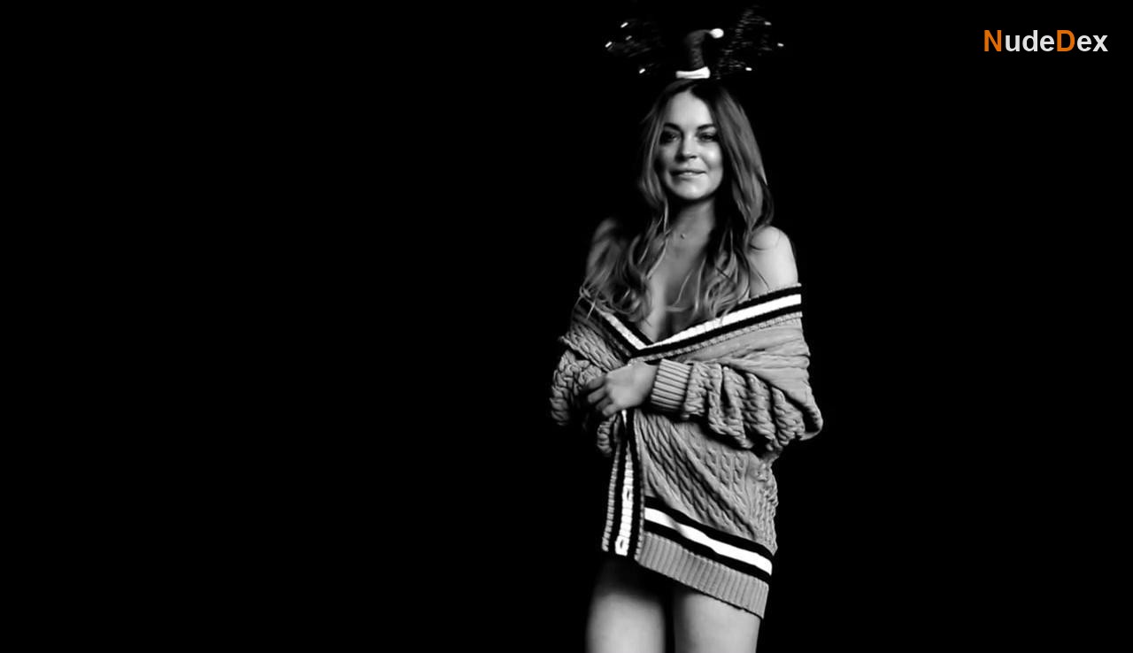 Lindsay Lohan in Love Advent, photo 9