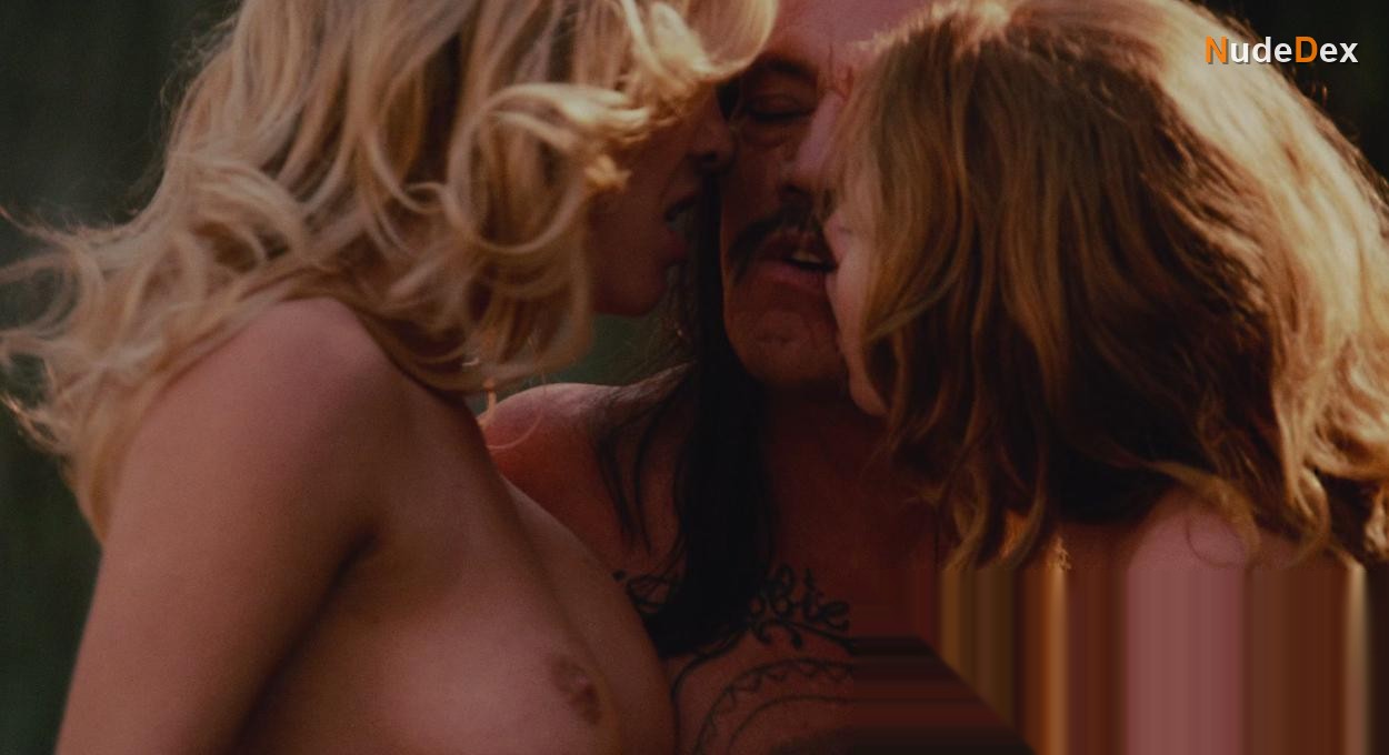 Lindsay Lohan in Machete, photo 2