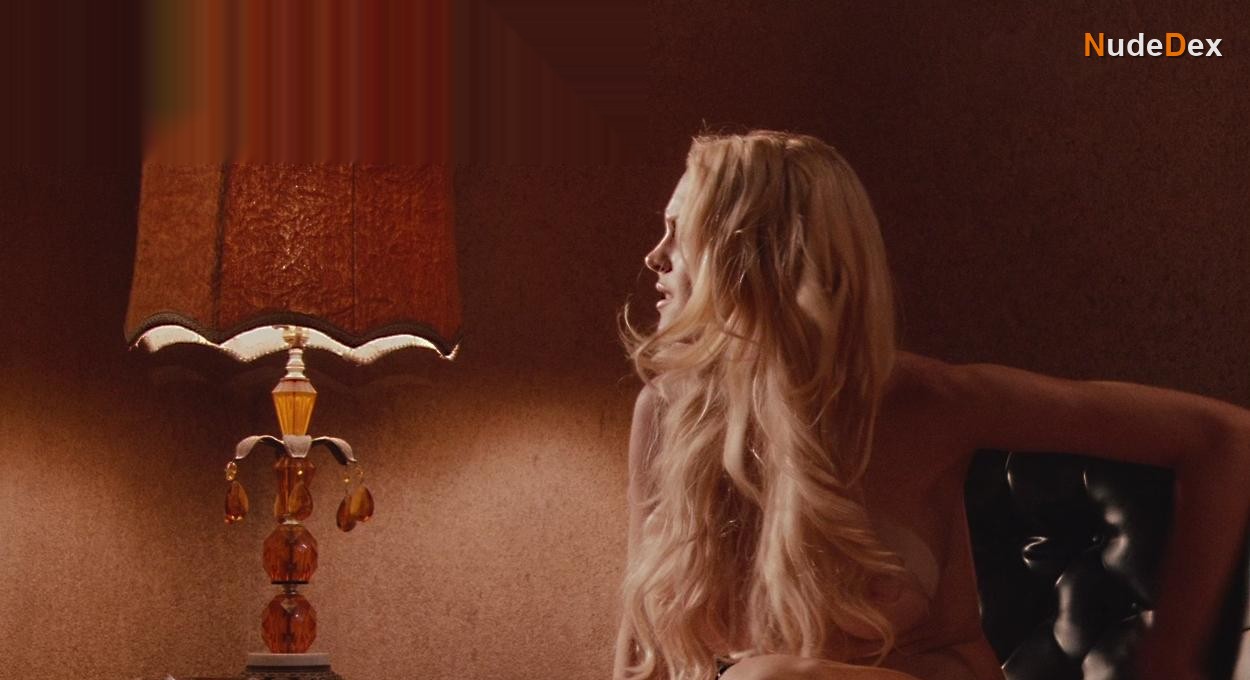 Lindsay Lohan in Machete, photo 6